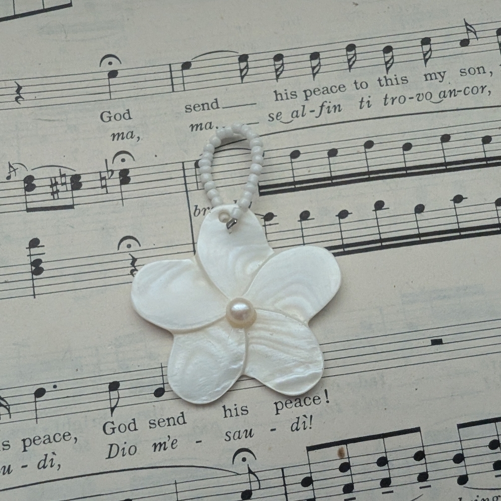 White Floral Shell Pendant